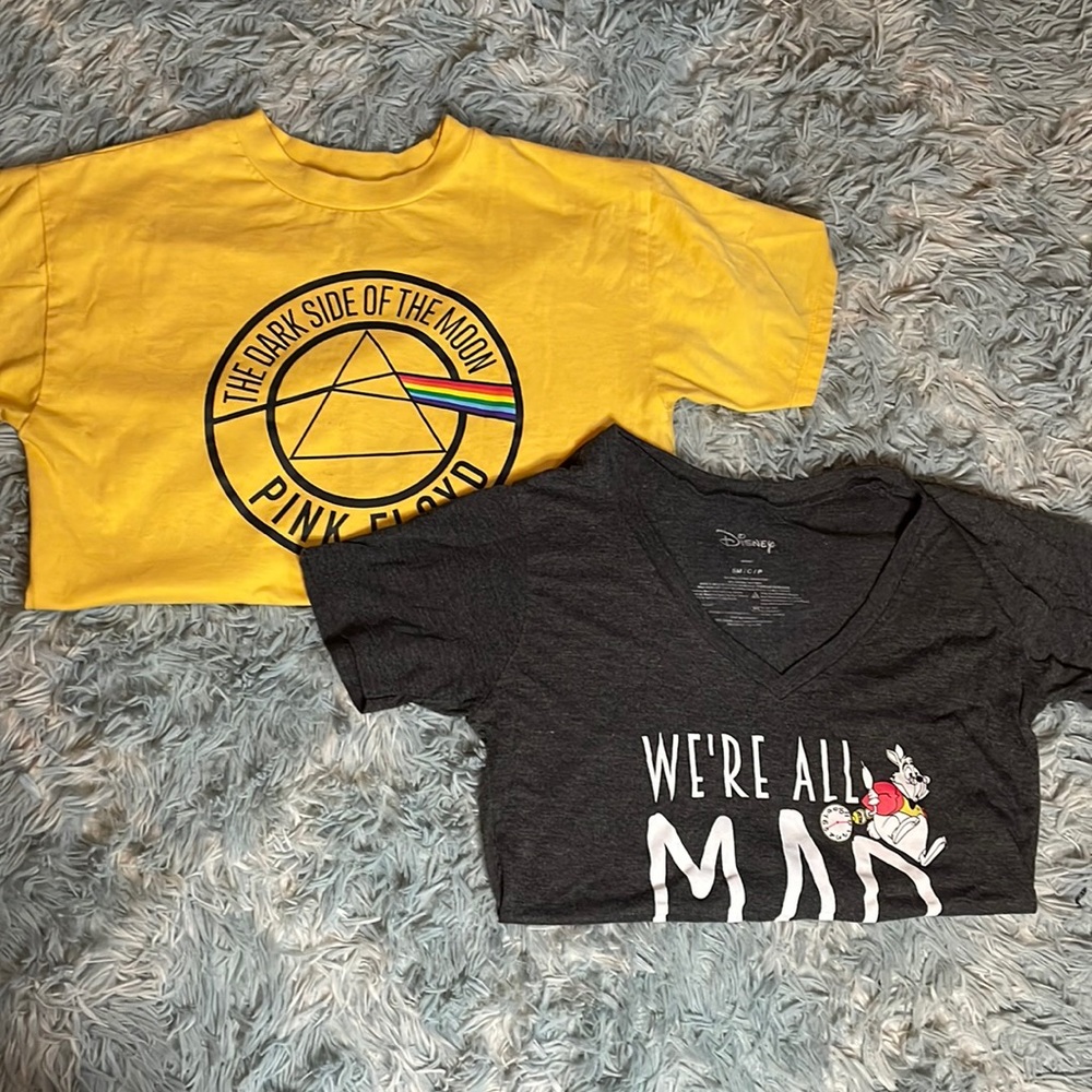 Graphic tee’s! Super soft cotton material sold together